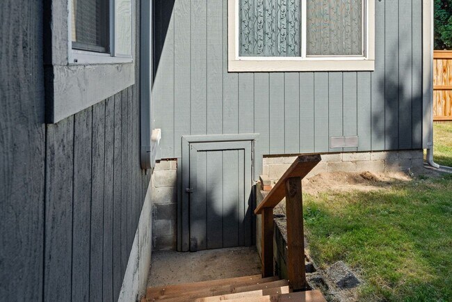 Building Photo - 1421 N 32nd St