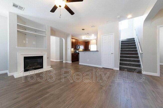 Building Photo - 1816 Big Bend Dr