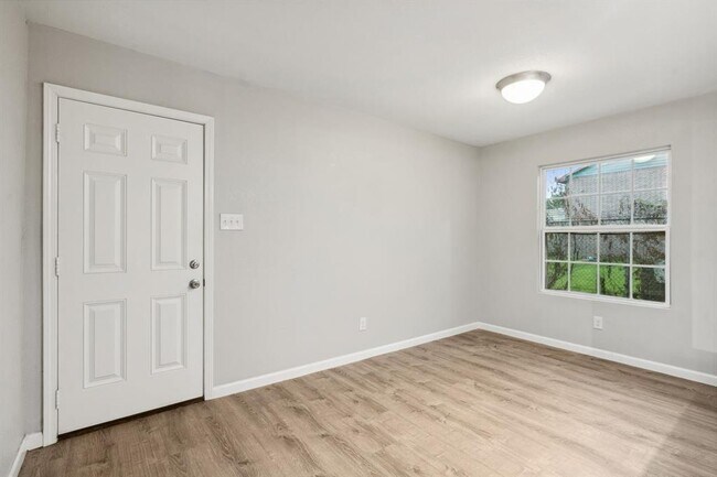 Building Photo - 12321 Ormandy St