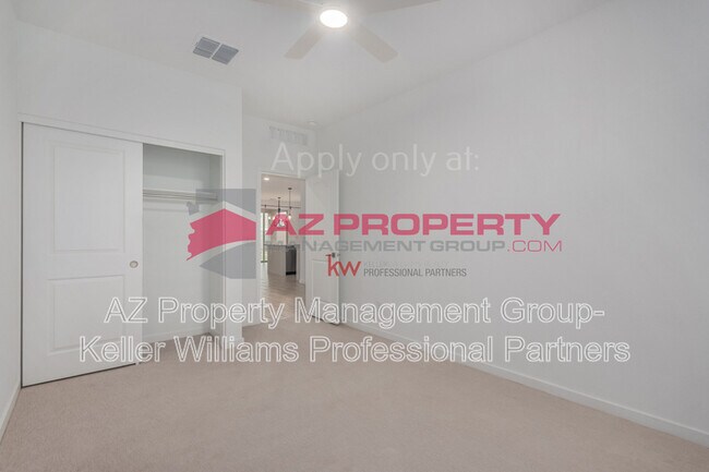 Building Photo - 14031 W Pershing St