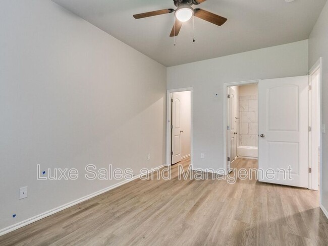 Building Photo - 10541 Lawson Pl Rd