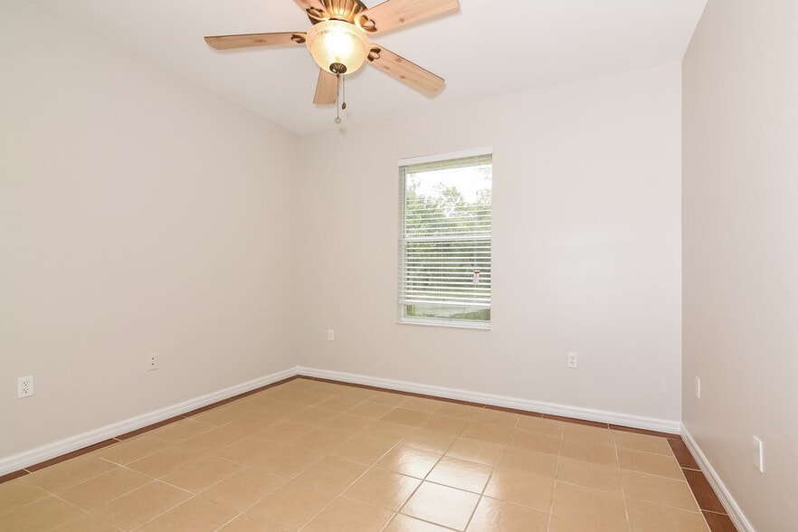 Building Photo - 6557 Shepherd Oaks Rd