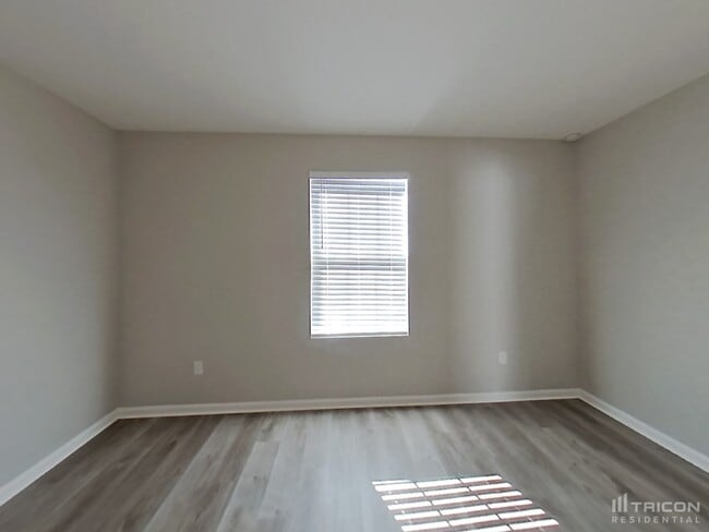 Building Photo - 77013 Birdseye Ct