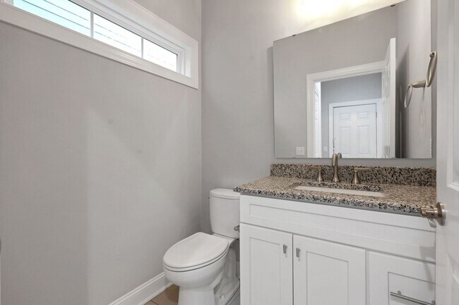 Building Photo - Spacious 3BR House in Wilmington - Newer C...