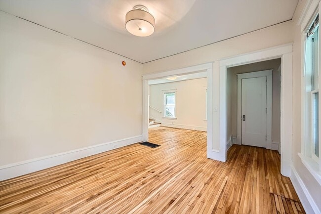 Building Photo - 3014 N Humboldt Ave