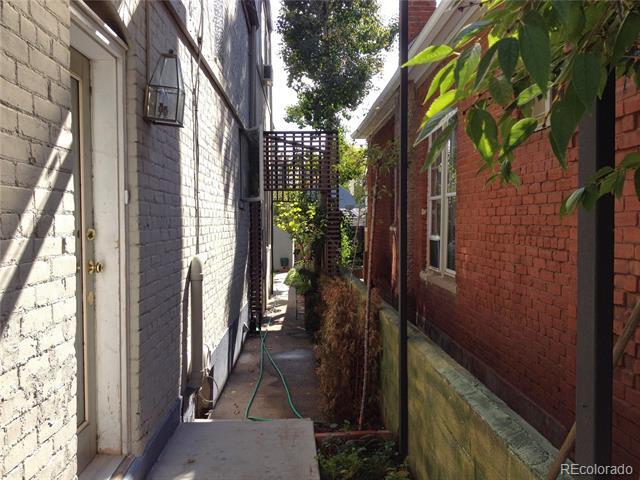 Building Photo - 116 W Maple Ave