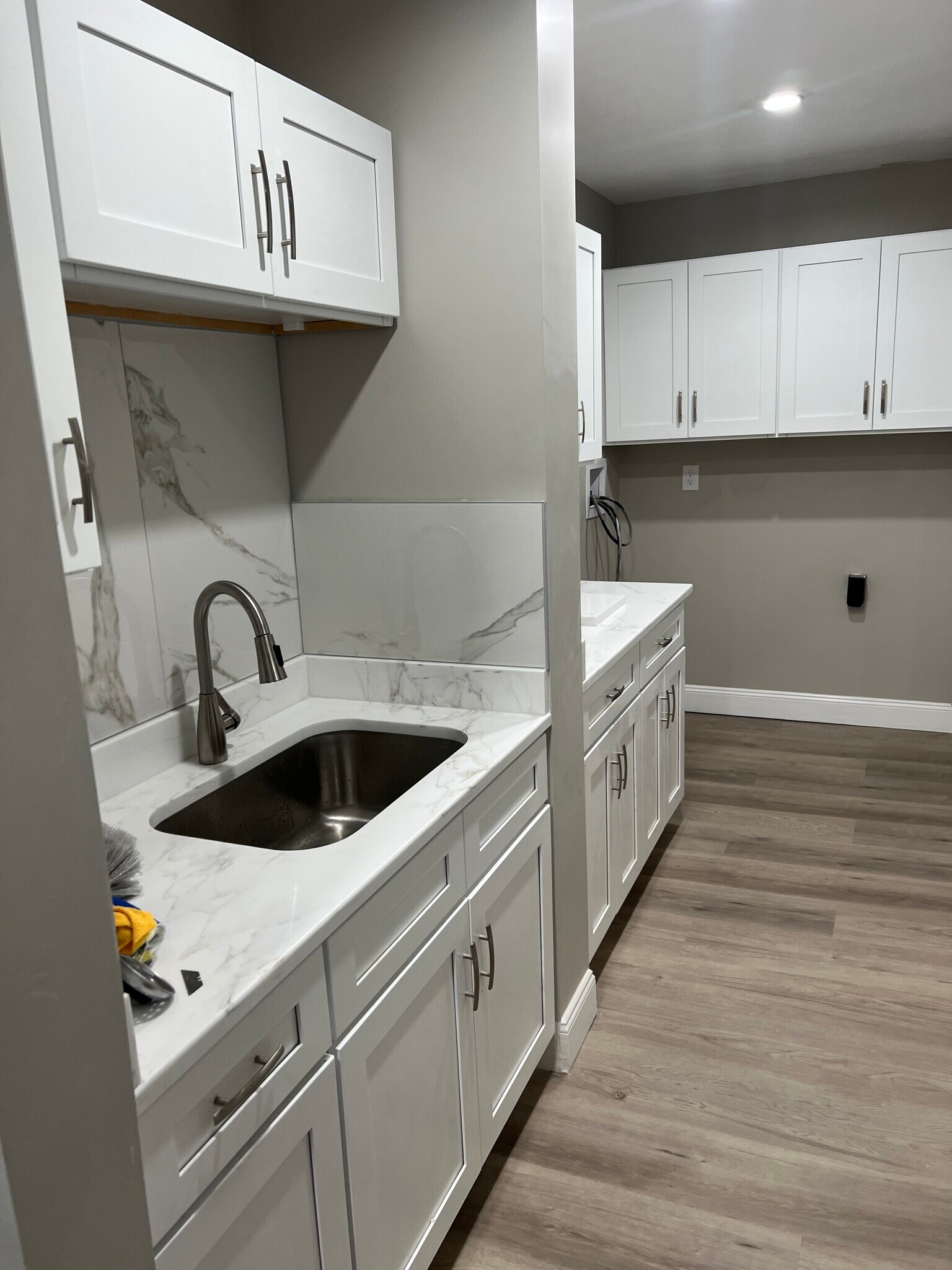 Building Photo - 49 Waverly St