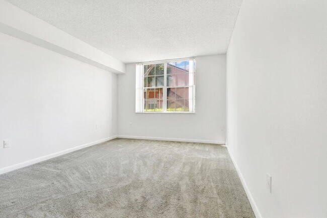 Building Photo - 3143 Clint Moore Rd