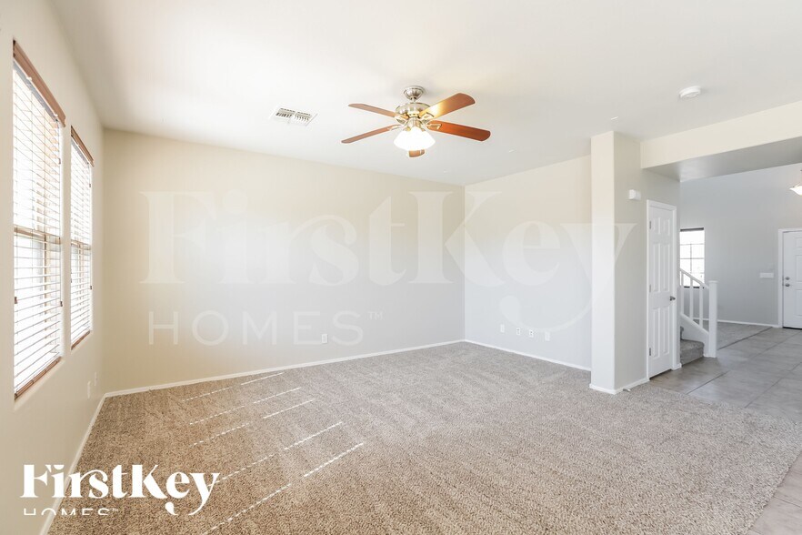 Building Photo - 2639 W Tamarisk Ave