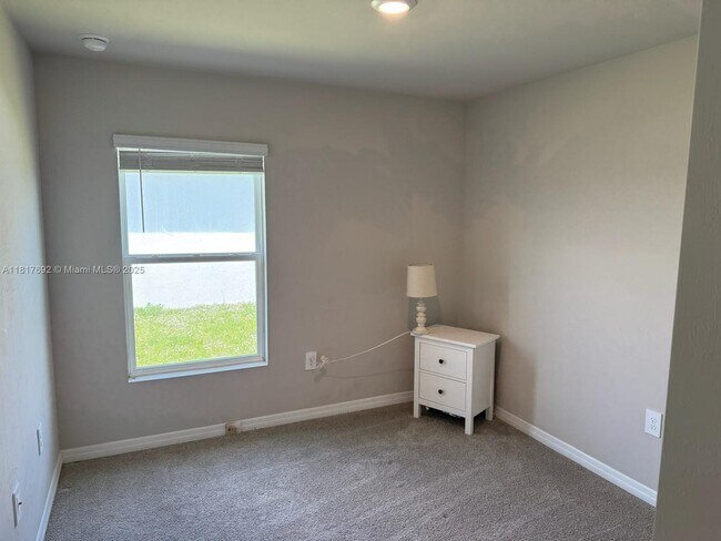 Building Photo - 150 Plantation Dr