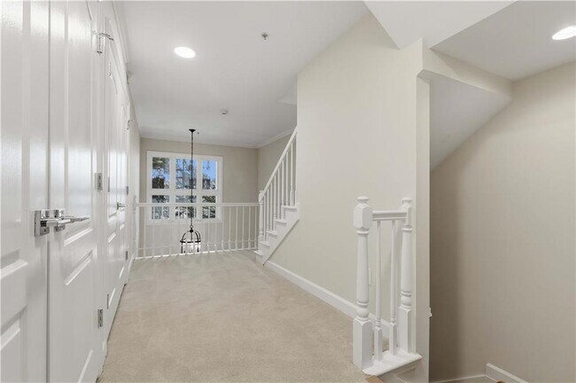 Building Photo - 3475 Oak Valley Rd NE