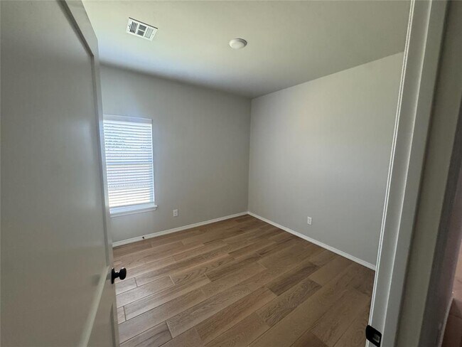 Building Photo - 13500 Calli Ct