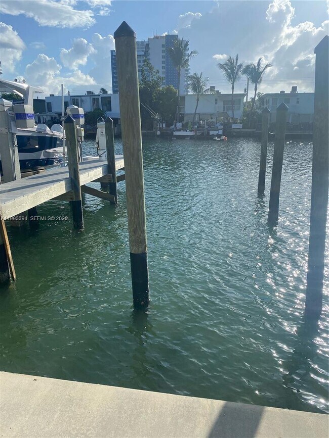 Building Photo - 41 N Shore Dr