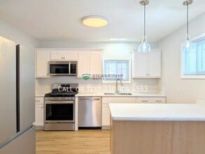 Building Photo - 2881 Archwood Pl