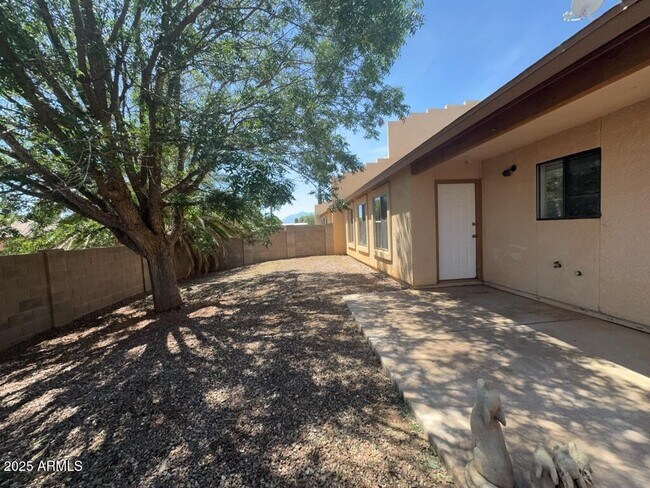 Building Photo - 1285 Leon Way