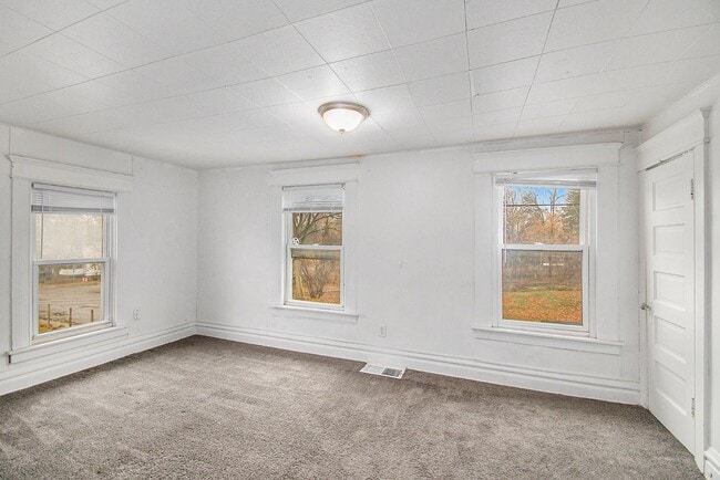 Building Photo - 147 Isbell St