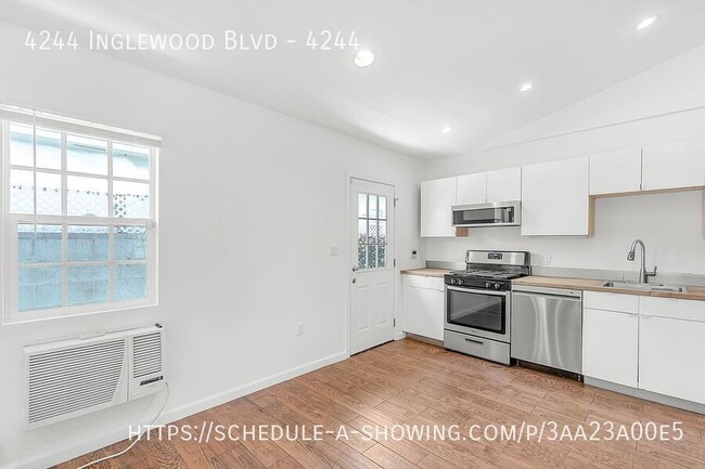 Building Photo - Beautiful remodeled 2 Bedroom + 2 Bath + L...