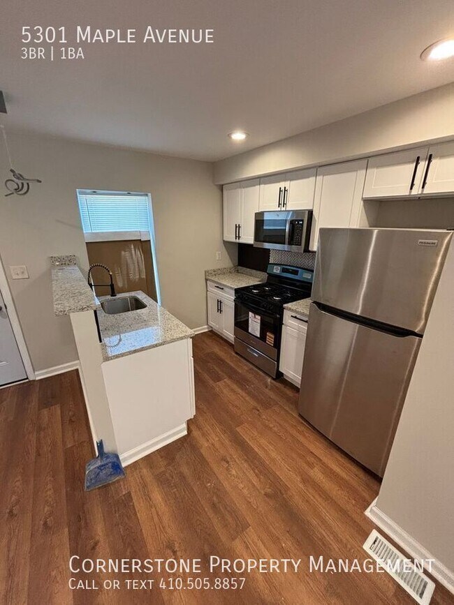 Building Photo - 5301 Maple Ave