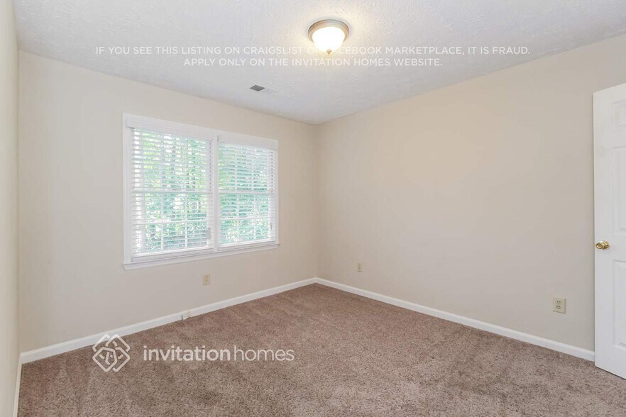 Building Photo - 921 David Dr