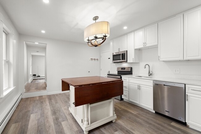 Building Photo - 17 3rd St