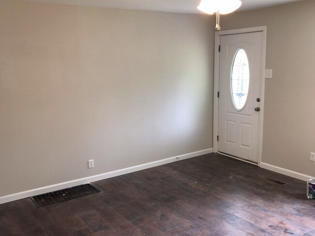 Building Photo - For Rent