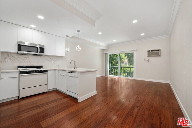 Building Photo - 1440 Veteran Ave