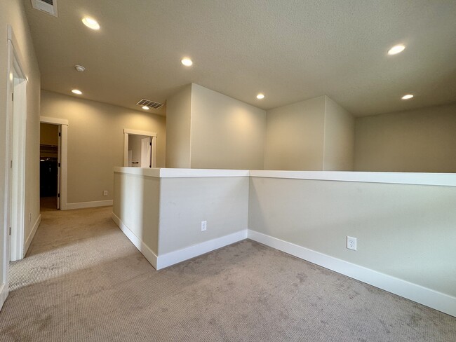 Building Photo - 16858 SW Larkspring Ln