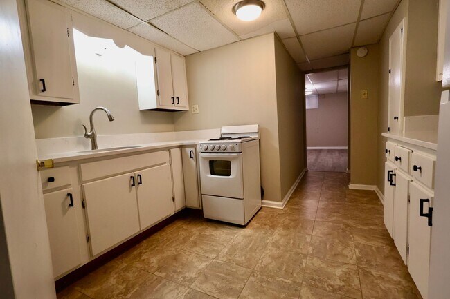 Building Photo - 536 Edgecrest Cir