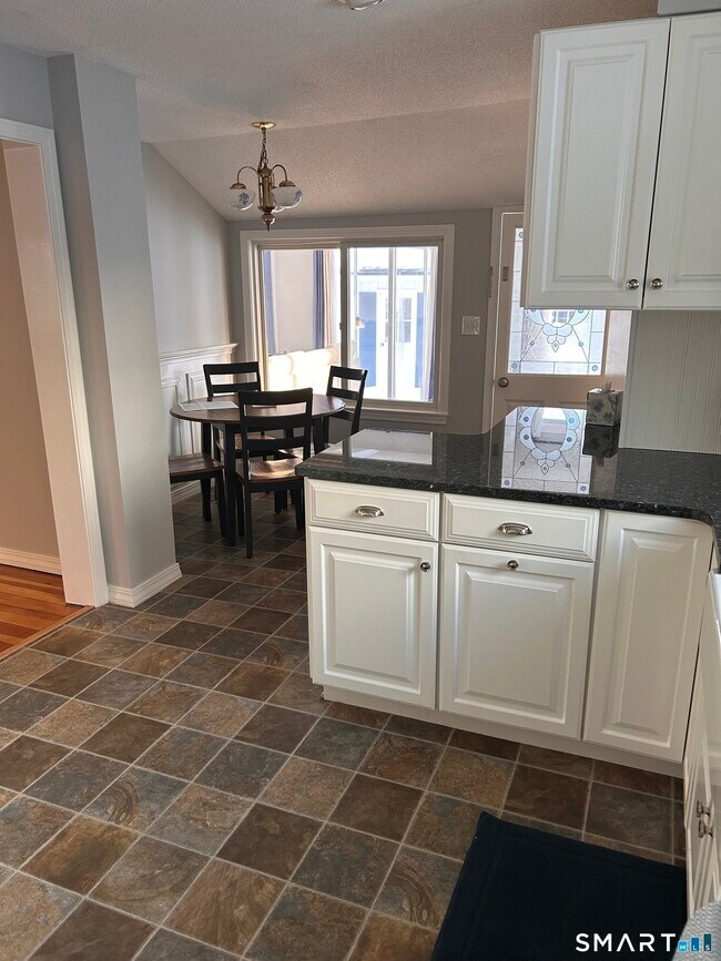 Building Photo - 22 Indianola Rd