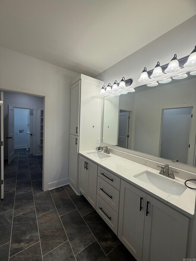 Building Photo - 4005 Doler Cv