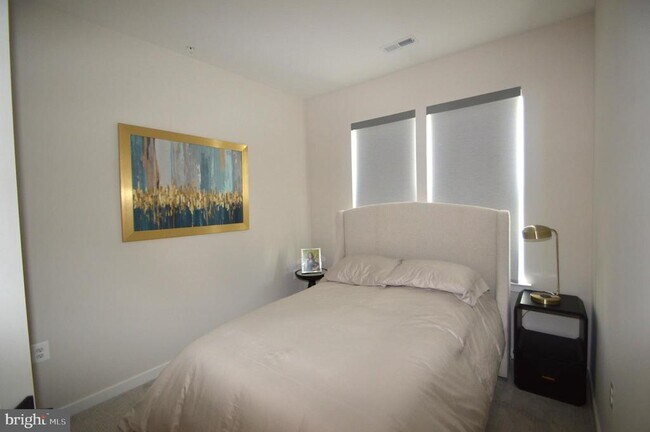Building Photo - 22790 Tawny Pne Sq