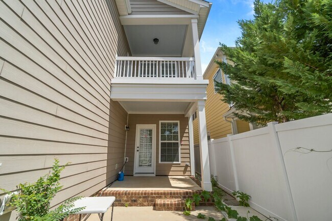 Building Photo - Stunning rental home in beautiful Ardrey Crest