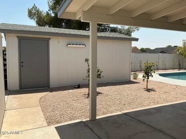 Building Photo - 8837 W Highland Ave