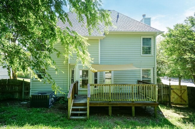 Building Photo - Three Bedroom Home!