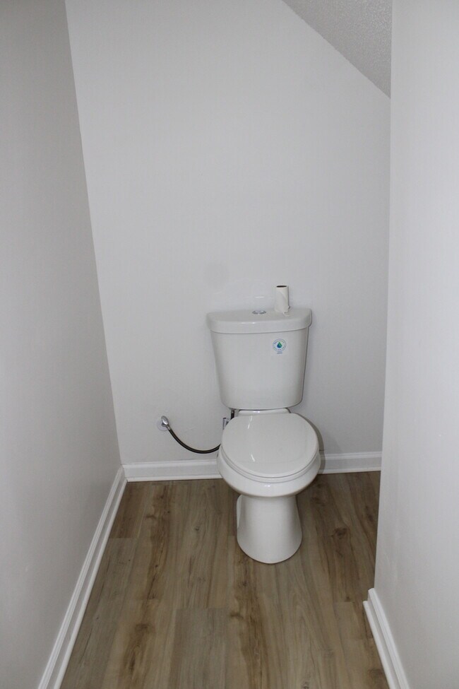 Building Photo - Beautiful 4-bedroom, 3 full baths home located in Independence, MO