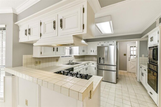 Building Photo - 16019 Stratton Park Dr