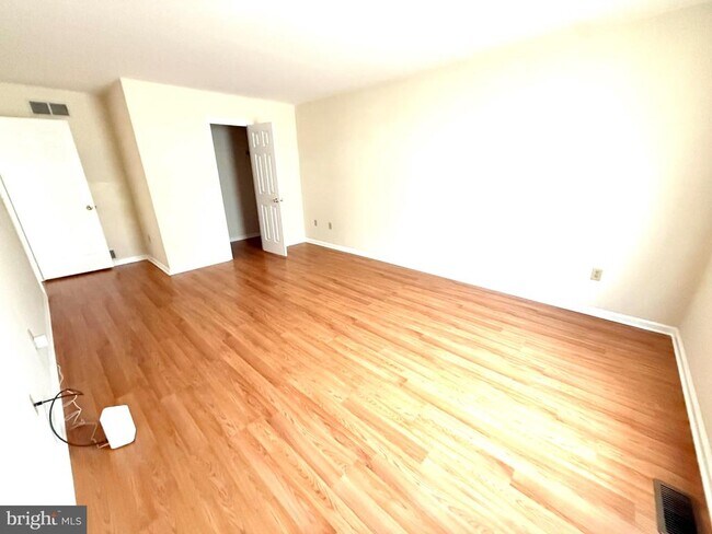 Building Photo - 402 Kiamensi Rd