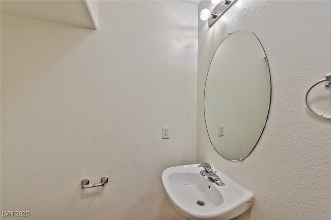 Building Photo - 10439 Zen Ct
