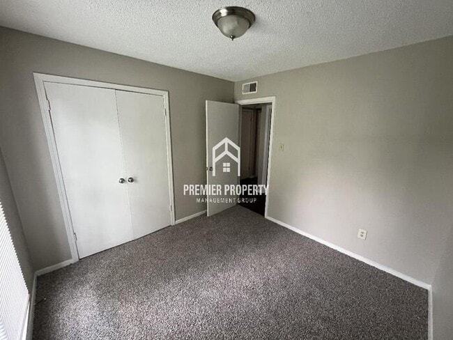 Building Photo - 5029 Cedar View Rd