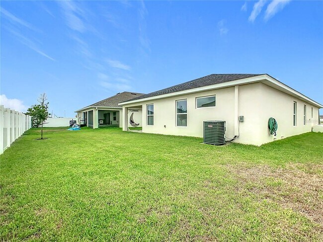 Building Photo - 1735 Daystar Dr