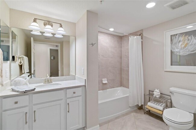 Building Photo - 10805 Tarflower Dr