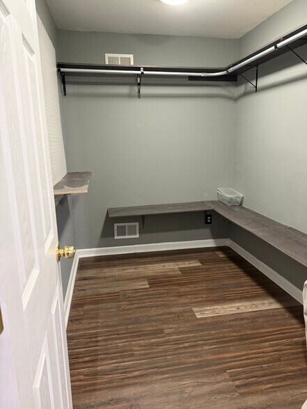 Master Walk In Closet - 87 Village Dr