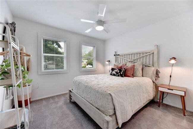 Building Photo - 8308 Roan Ln