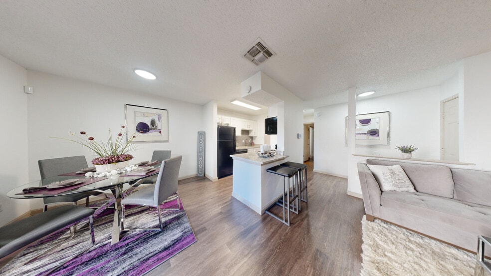 1BR, 1BA - 740SF - Seraphina Castle Hills