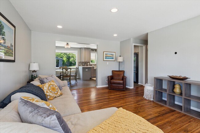 Building Photo - Move-In Ready Ranch with Modern Upgrades a...