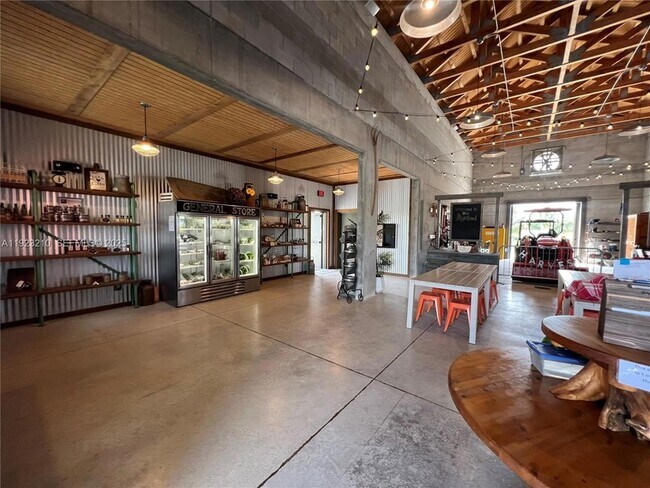 Building Photo - 19600 Whispering Crk Rd