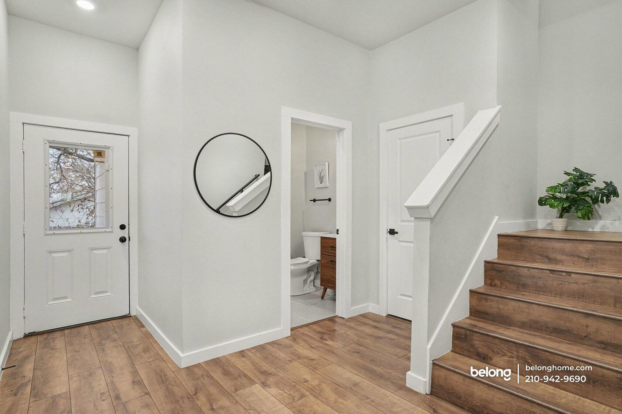 Building Photo - 1725 E Crockett St