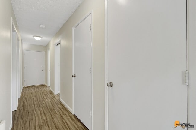 Building Photo - 435 E 10th Ave