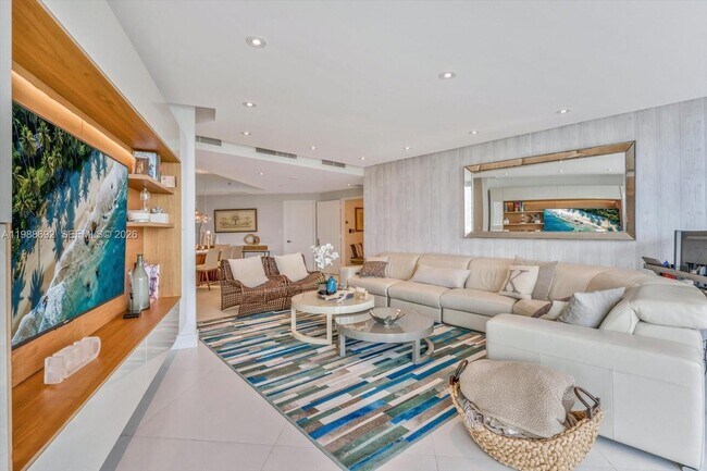 Building Photo - 19955 NE 38th Ct