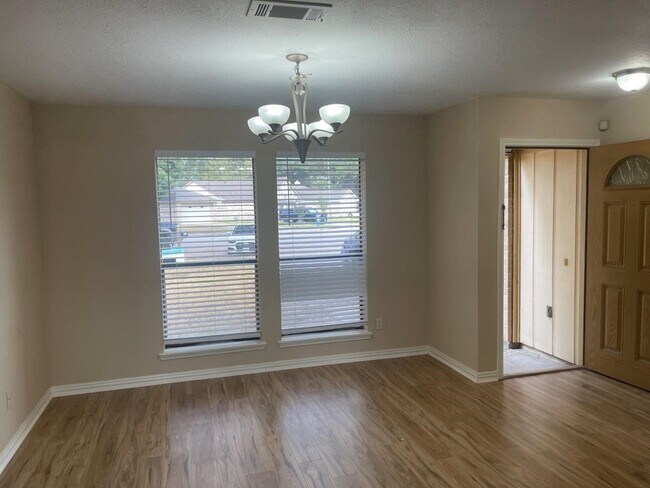 Building Photo - 15231 Cabots Landing Dr